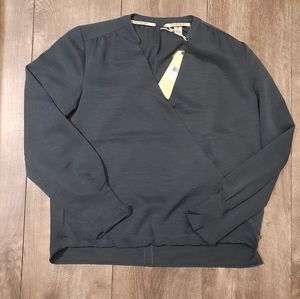 🆕️ Maison S&S Blouse V-Neck w/ Pleated Sleeves